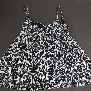 Rampage Black and white Sleeveless Blouse Size M